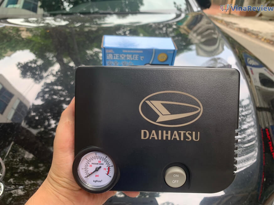 Bơm lốp ô tô Nhật Bản Daihatsu